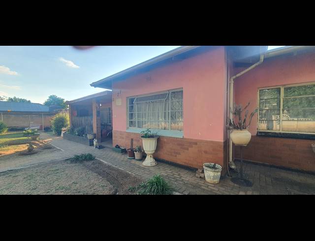 3 BEDROOM HOUSE FOR SALE IN RENSBURG